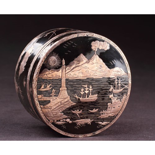 Neapolitan Gold Pique Inlaid Tortoiseshell Snuff Box